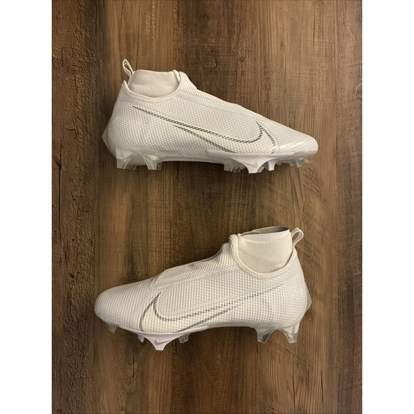 Nike Men Size 8 Vapor Edge Pro 360 White Chrome Silver Football Cleat AO8277-108